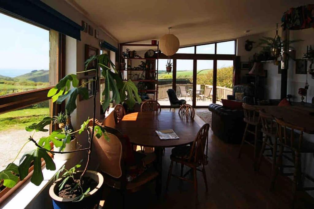 Spacious Cabin On Isolated Farm With Sea View Bude Exteriér fotografie